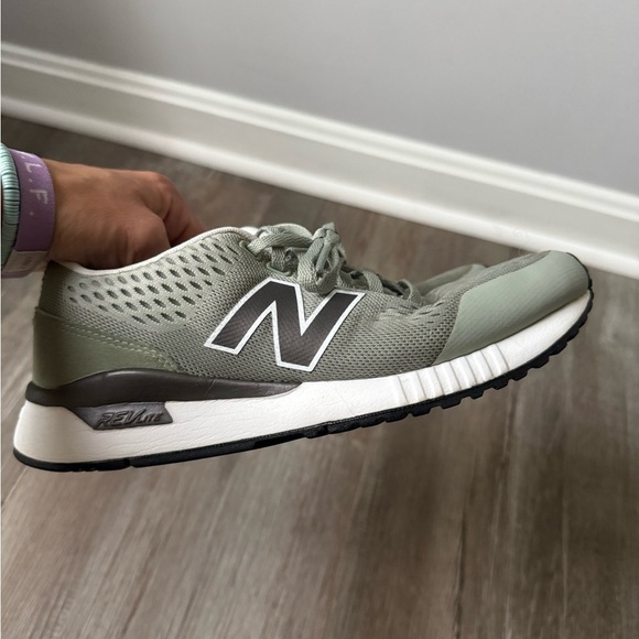 New Balance Rev Lite Sneakers Running Casual Shoes Green Black White Size 7 - Picture 3 of 12
